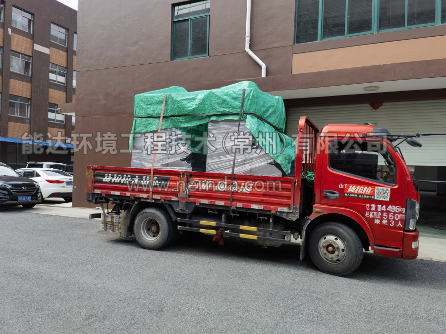 防爆濕式除塵工作臺裝車發(fā)貨照3